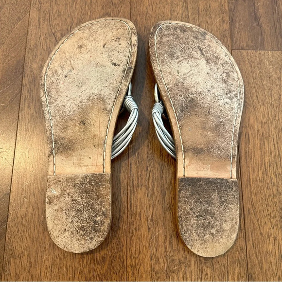 Bernardo Leather Thong Sandals Sz 10 - Picture 2 of 2